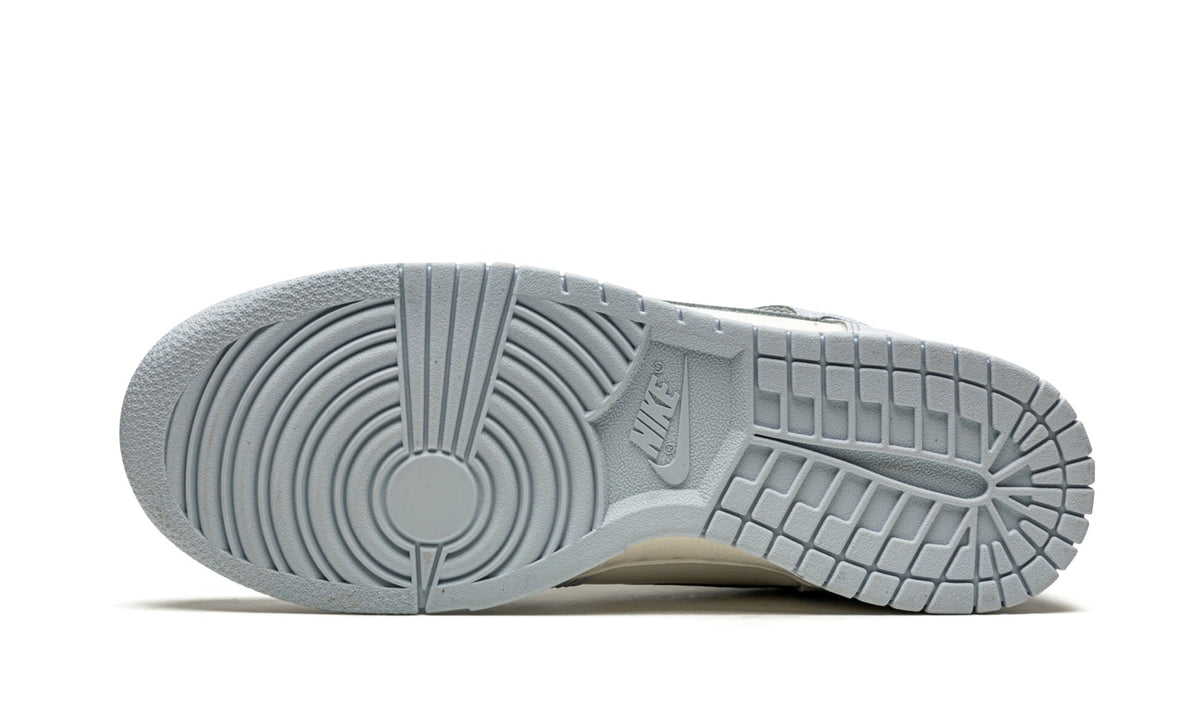 NIKE DUNK HIGH SAIL FOOTBALL GREY WMNS