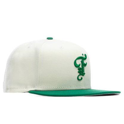 Feature x New Era OE Fitted Cap - Off-White/Kelly Green