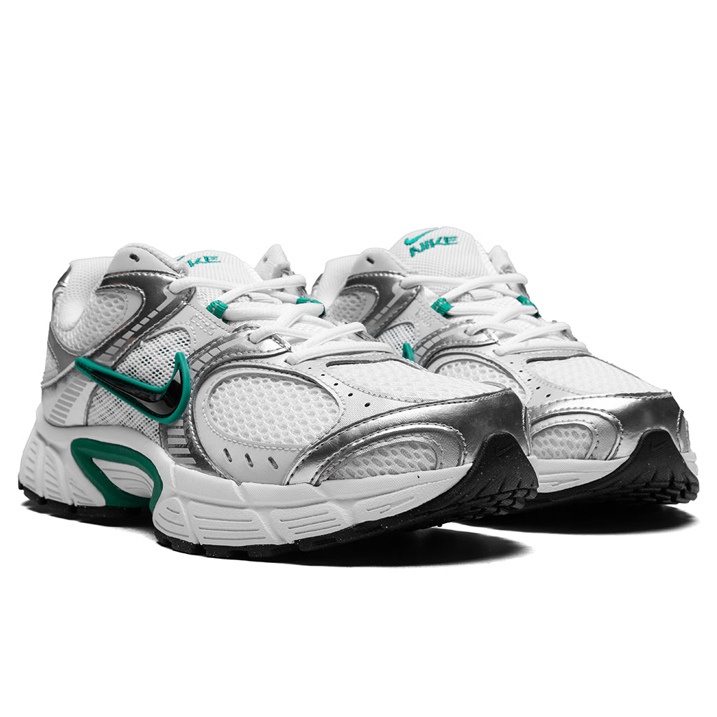 V5 Runner - White/Black/Vast Grey/Photon Dust